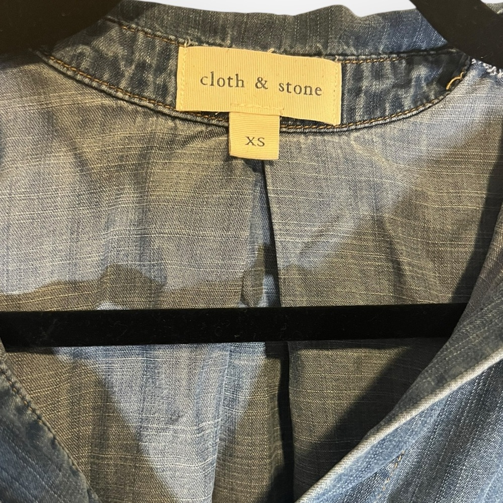 Cloth & Stone‎ Blue Denim Blouse - Picture 2 of 2